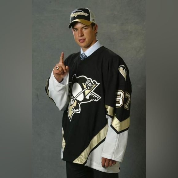 Pittsburgh Penguins Sidney Crosby Jersey - Picture 11 of 13